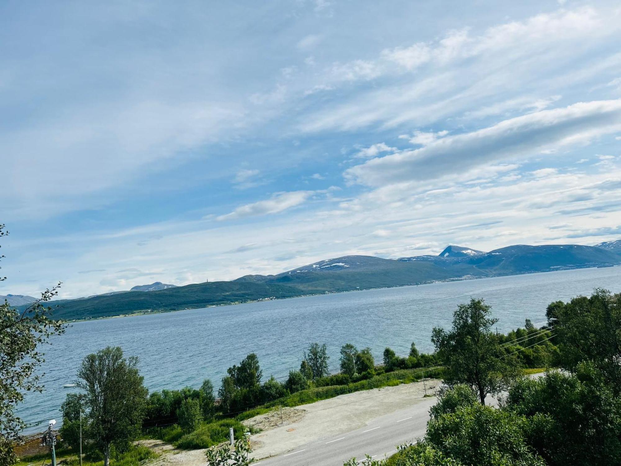 Apartment In Tromso With Sea And Mountain View المظهر الخارجي الصورة