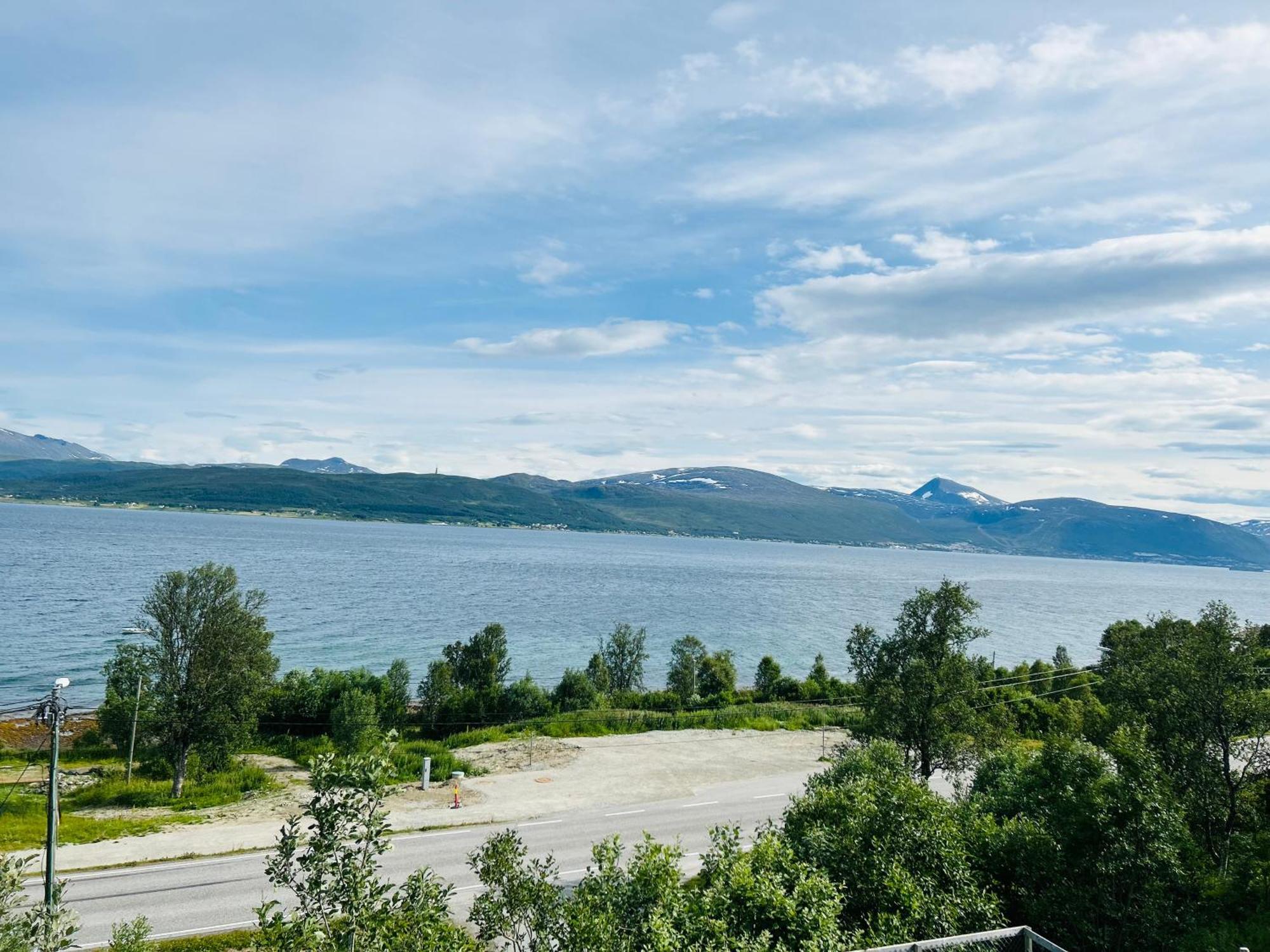 Apartment In Tromso With Sea And Mountain View المظهر الخارجي الصورة